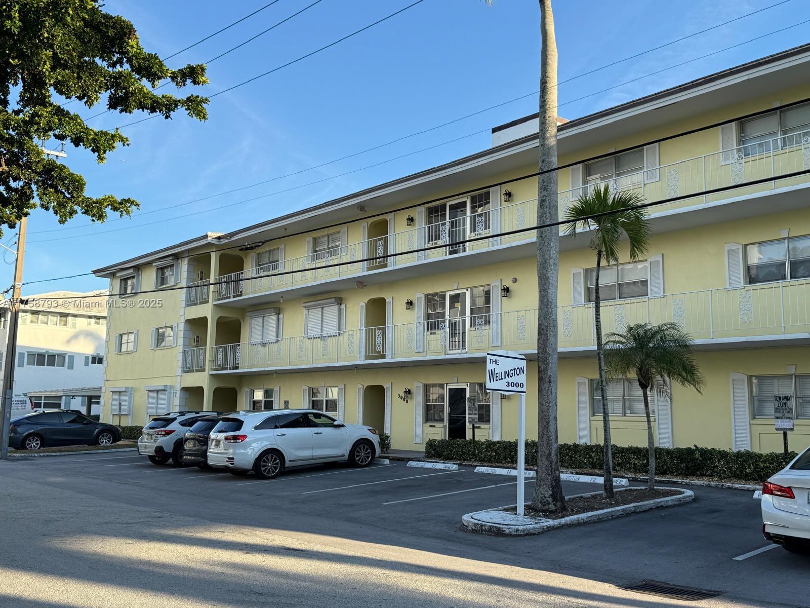 WELLINGTON CONDO - Residential