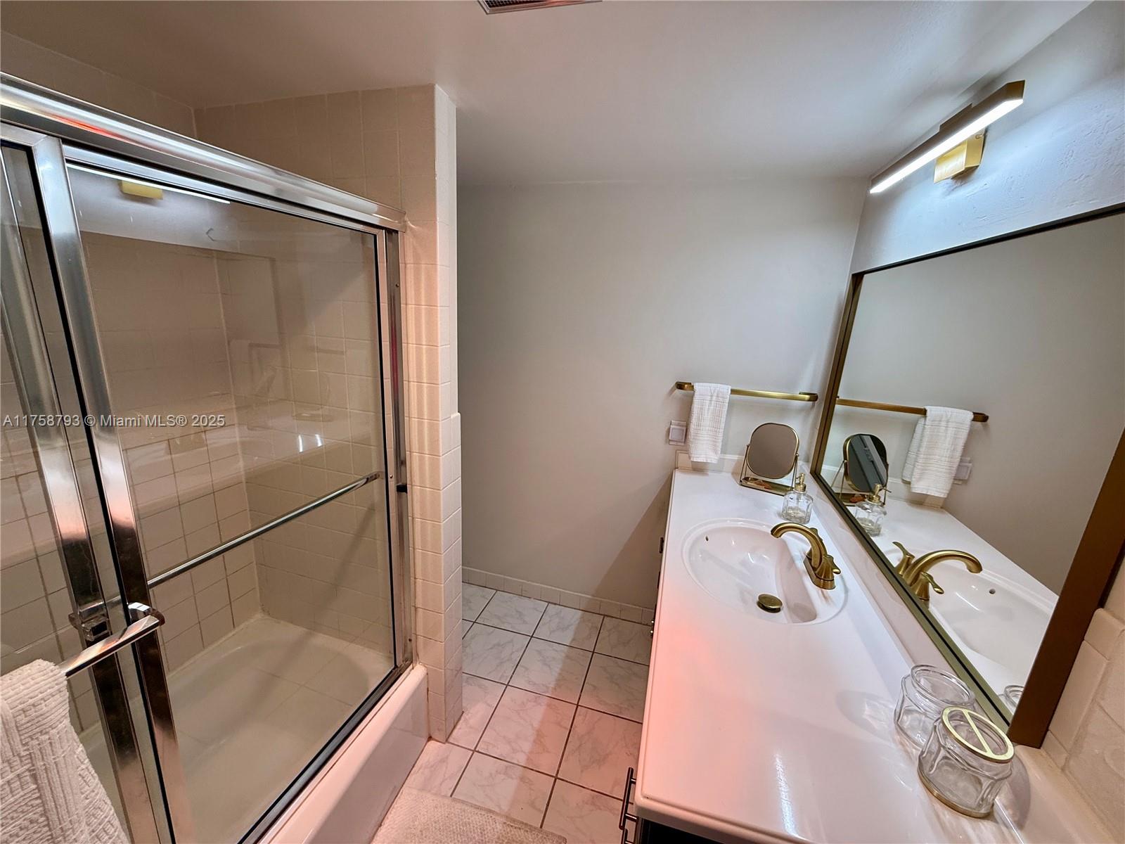 WELLINGTON CONDO - Residential