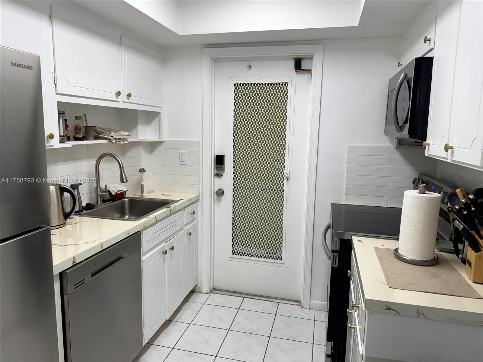 WELLINGTON CONDO - Residential
