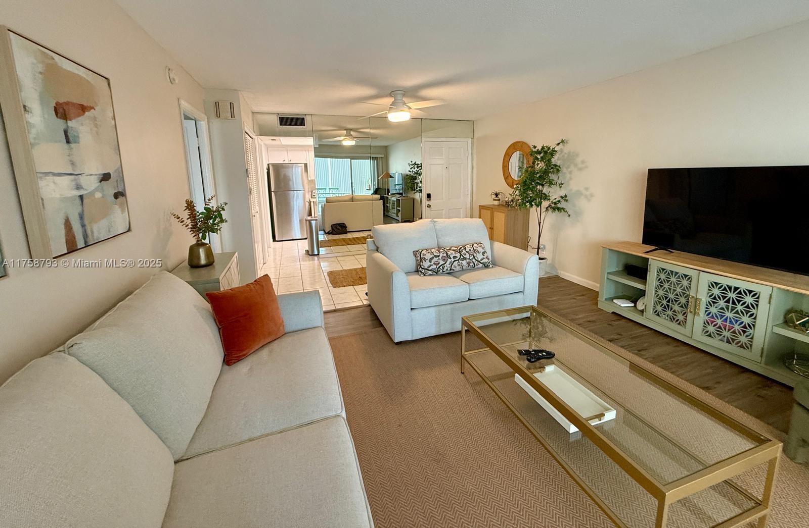 WELLINGTON CONDO - Residential