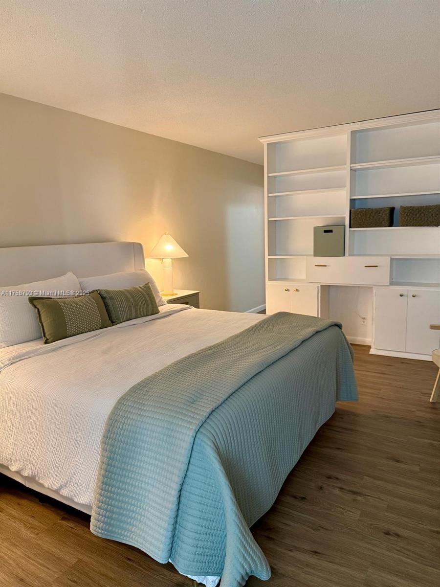 WELLINGTON CONDO - Residential
