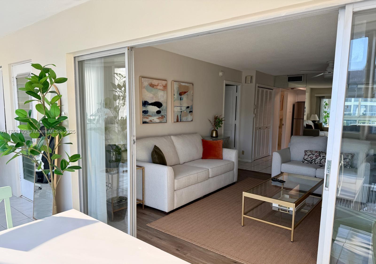 WELLINGTON CONDO - Residential