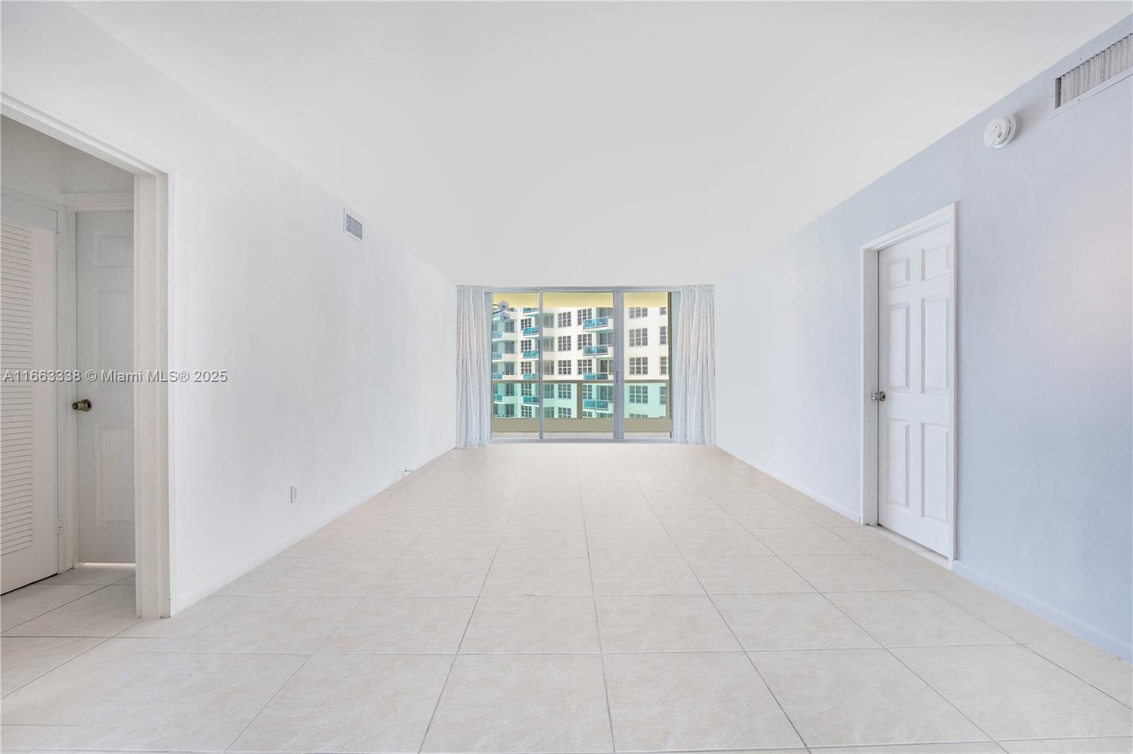 5151 Collins Ave 925