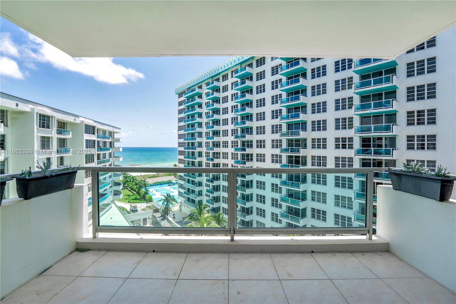 5151 Collins Ave 925