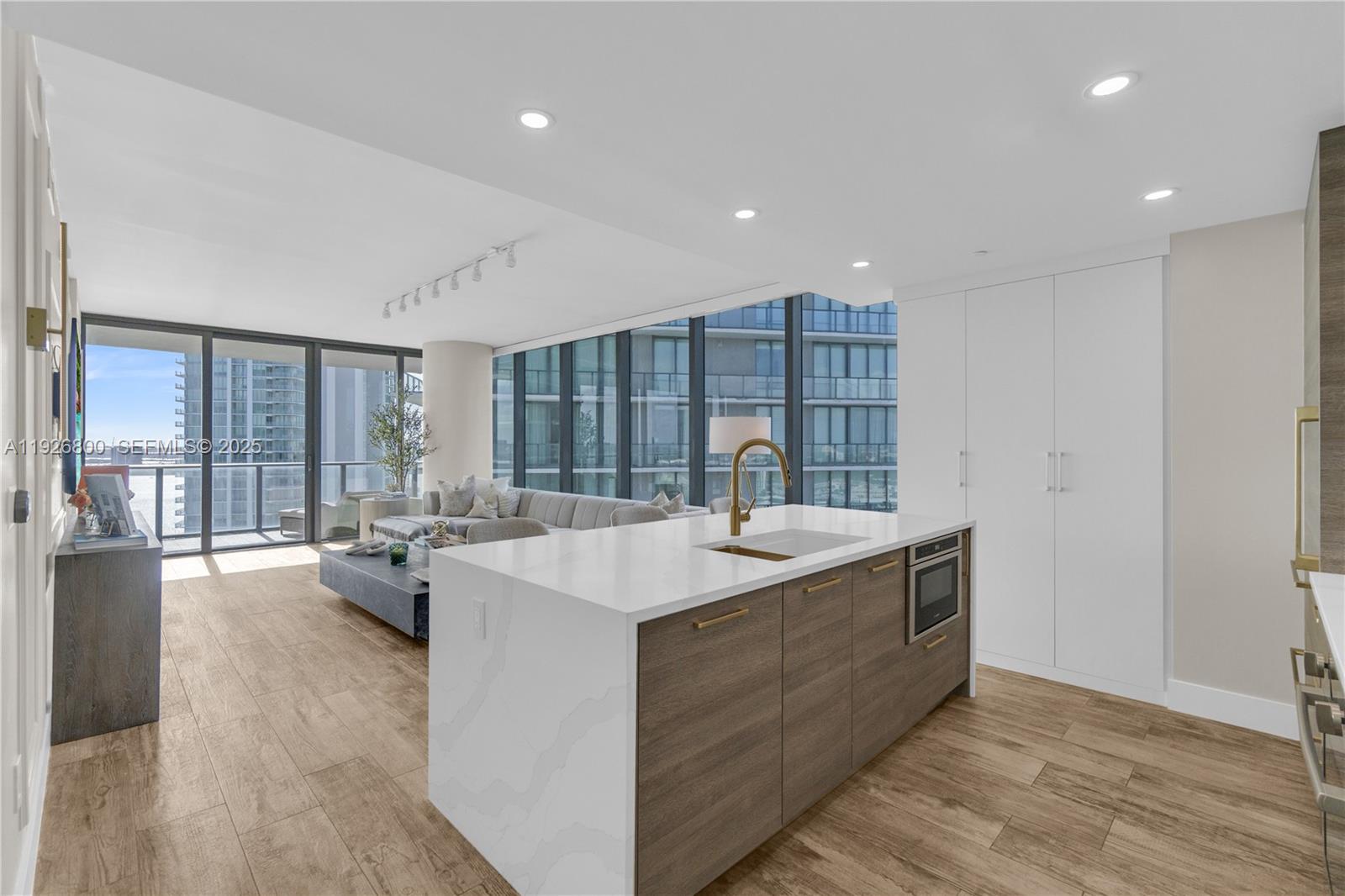 Paraiso Bay Condo - Residential