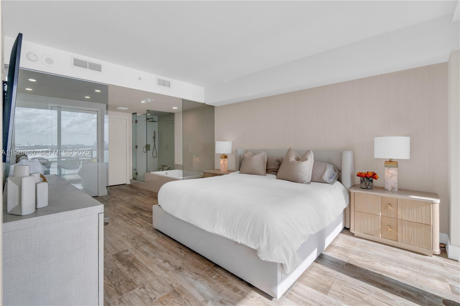 Paraiso Bay Condo - Residential