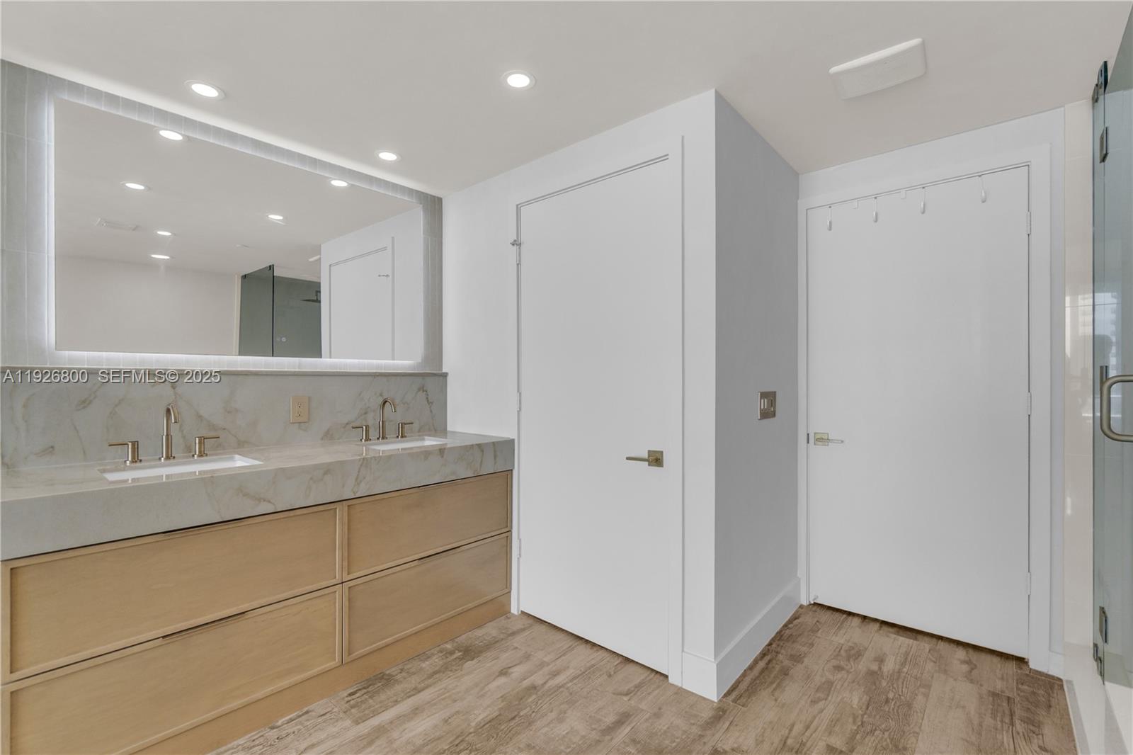 Paraiso Bay Condo - Residential