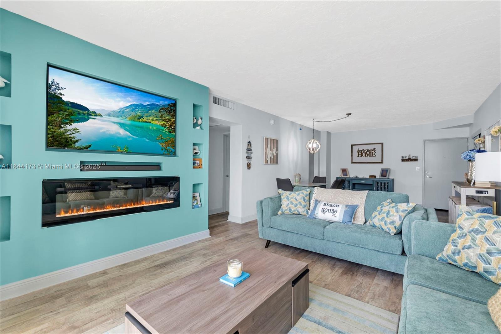 3000 S Ocean Dr 1122, Hollywood, FL, 33019/$445,000 4 3000 S Ocean Dr 1122