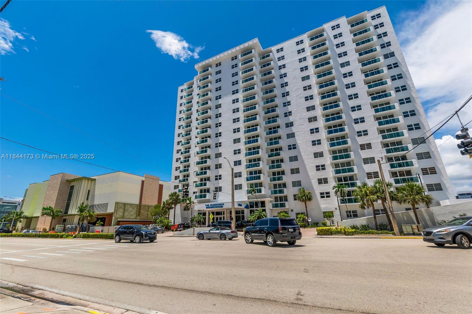 RESIDENCES ON HOLLYWOOD B - Residential