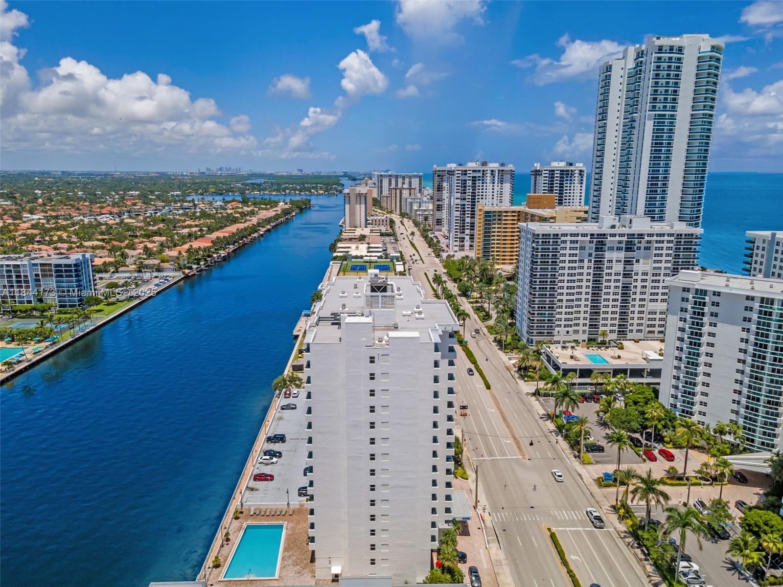 RESIDENCES ON HOLLYWOOD B - Residential