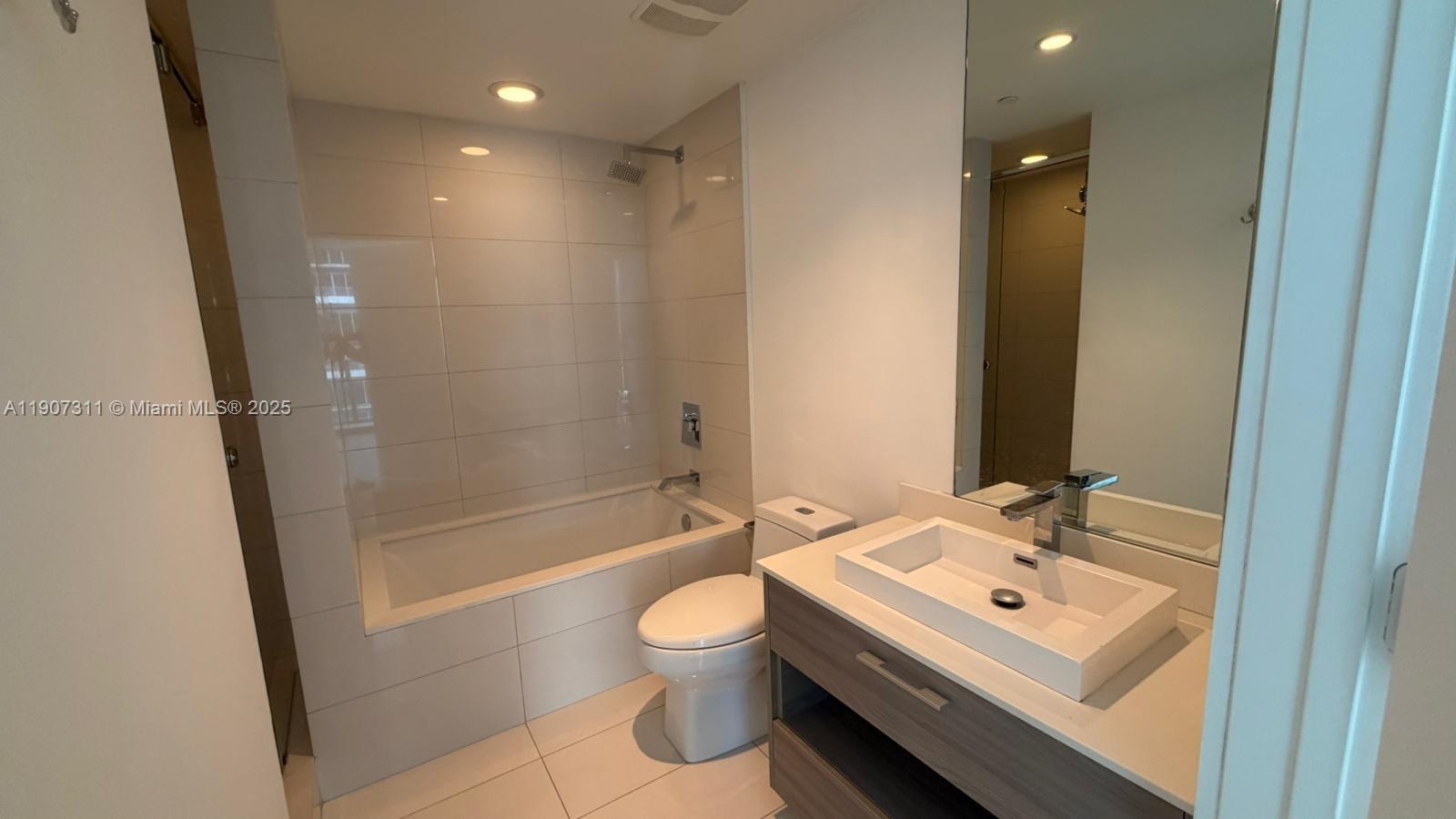 1300 S MIAMI AVENUE CONDO - Residential Lease