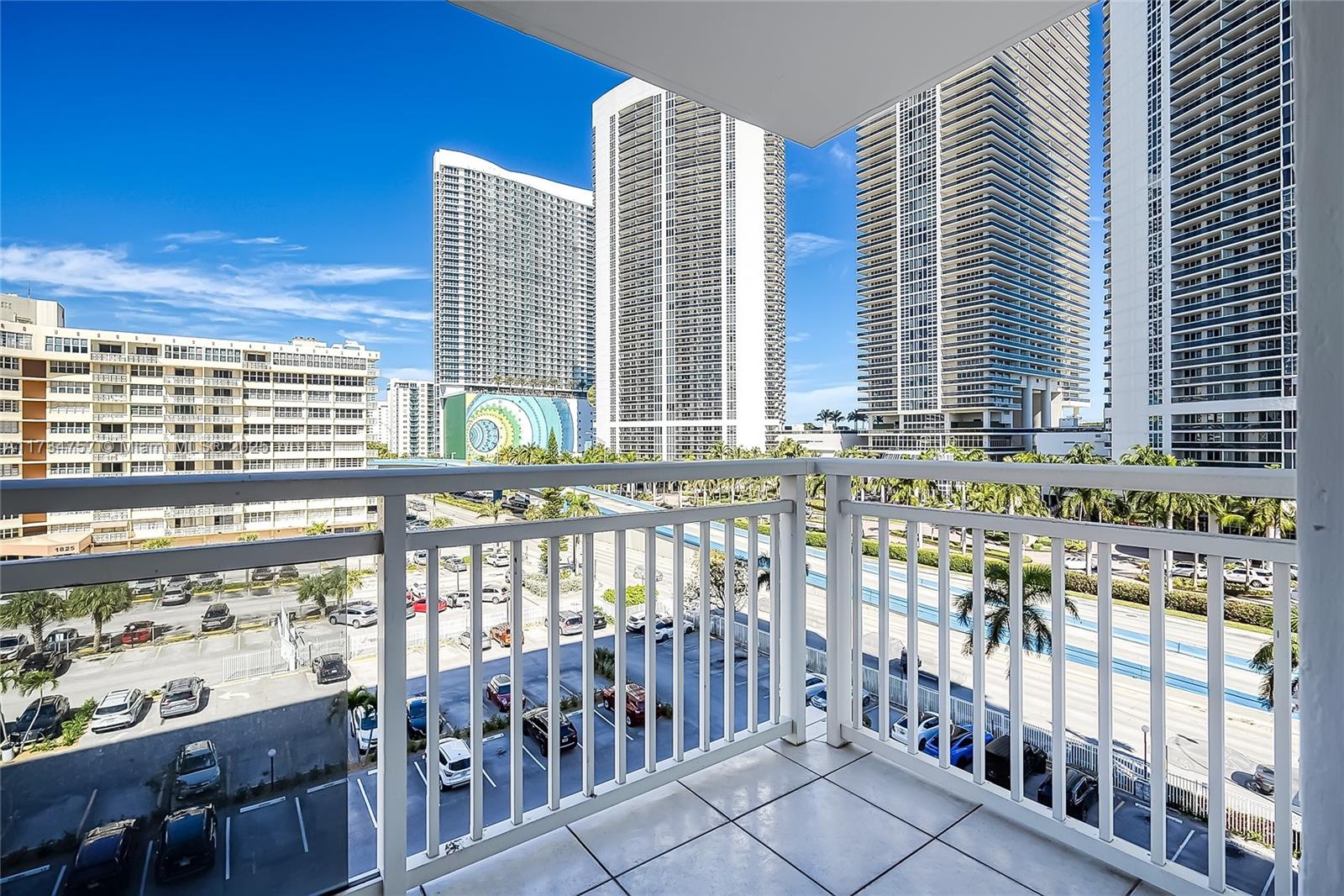 PLAZA TOWERS SOUTH CONDO - Residential