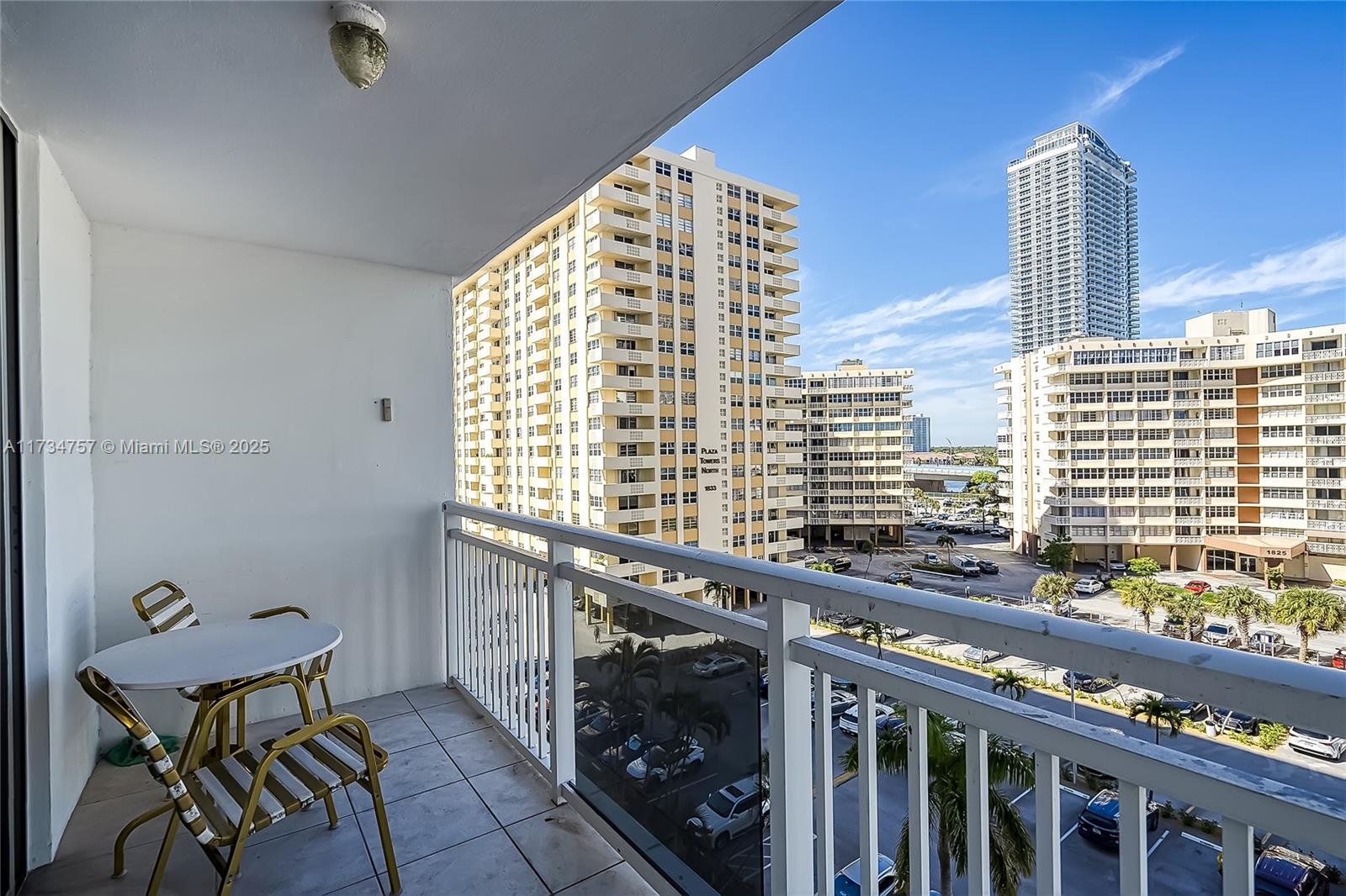 PLAZA TOWERS SOUTH CONDO - Residential