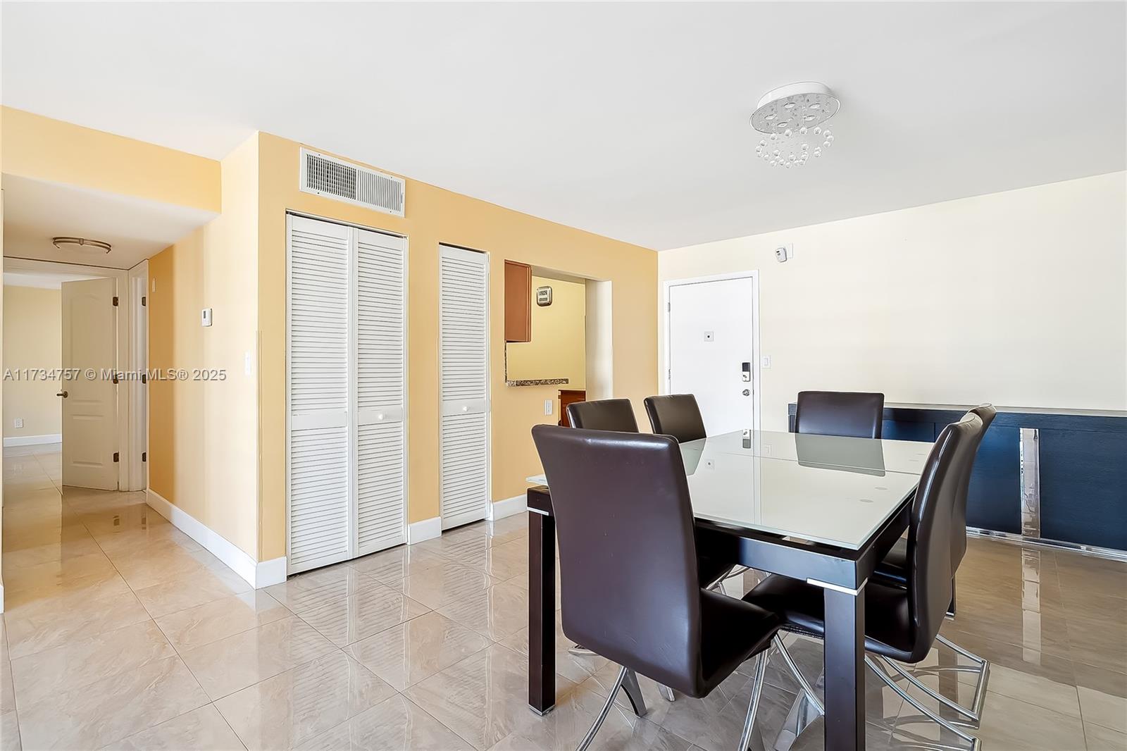 PLAZA TOWERS SOUTH CONDO - Residential