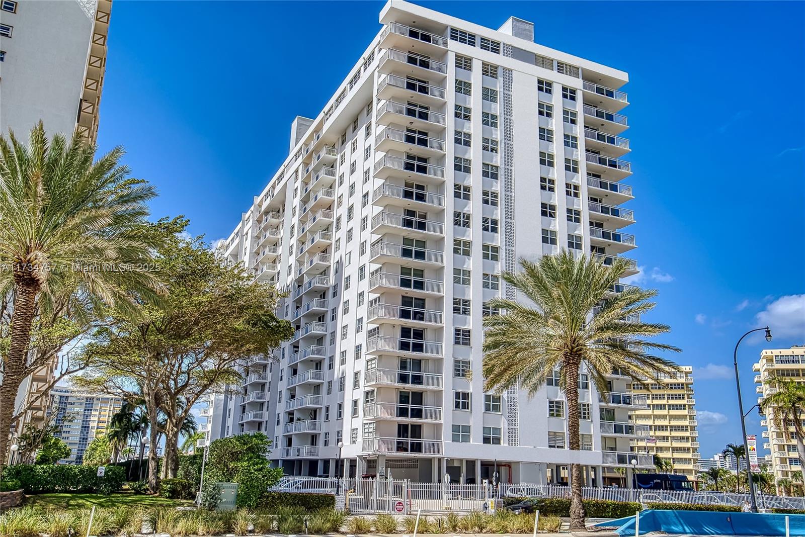 PLAZA TOWERS SOUTH CONDO - Residential