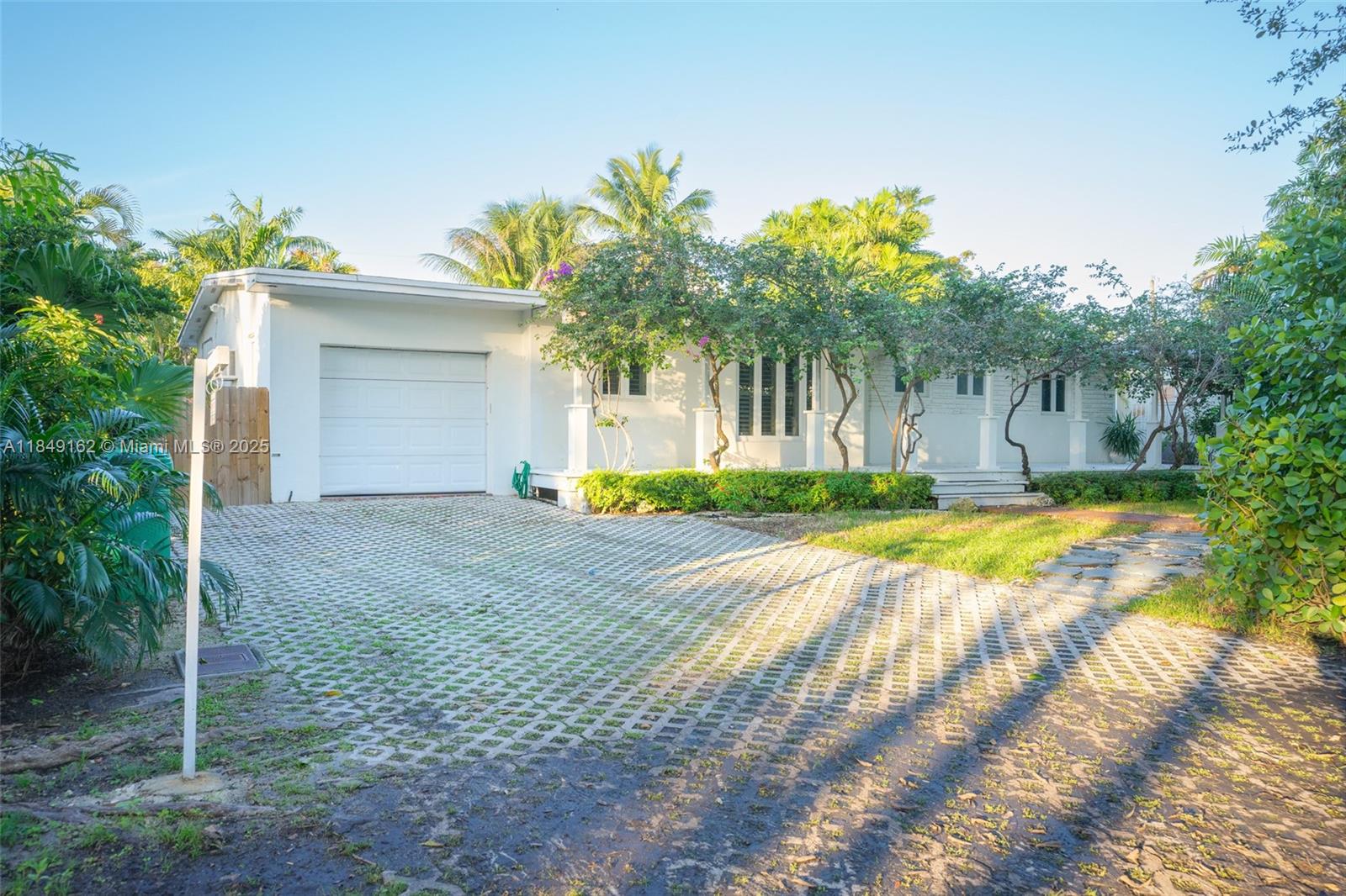 355 Redwood Ln