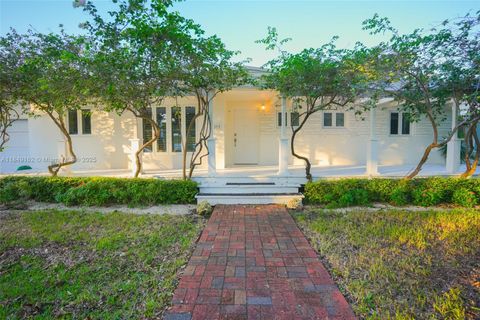 355 Redwood Ln Key Biscayne FL 33149
