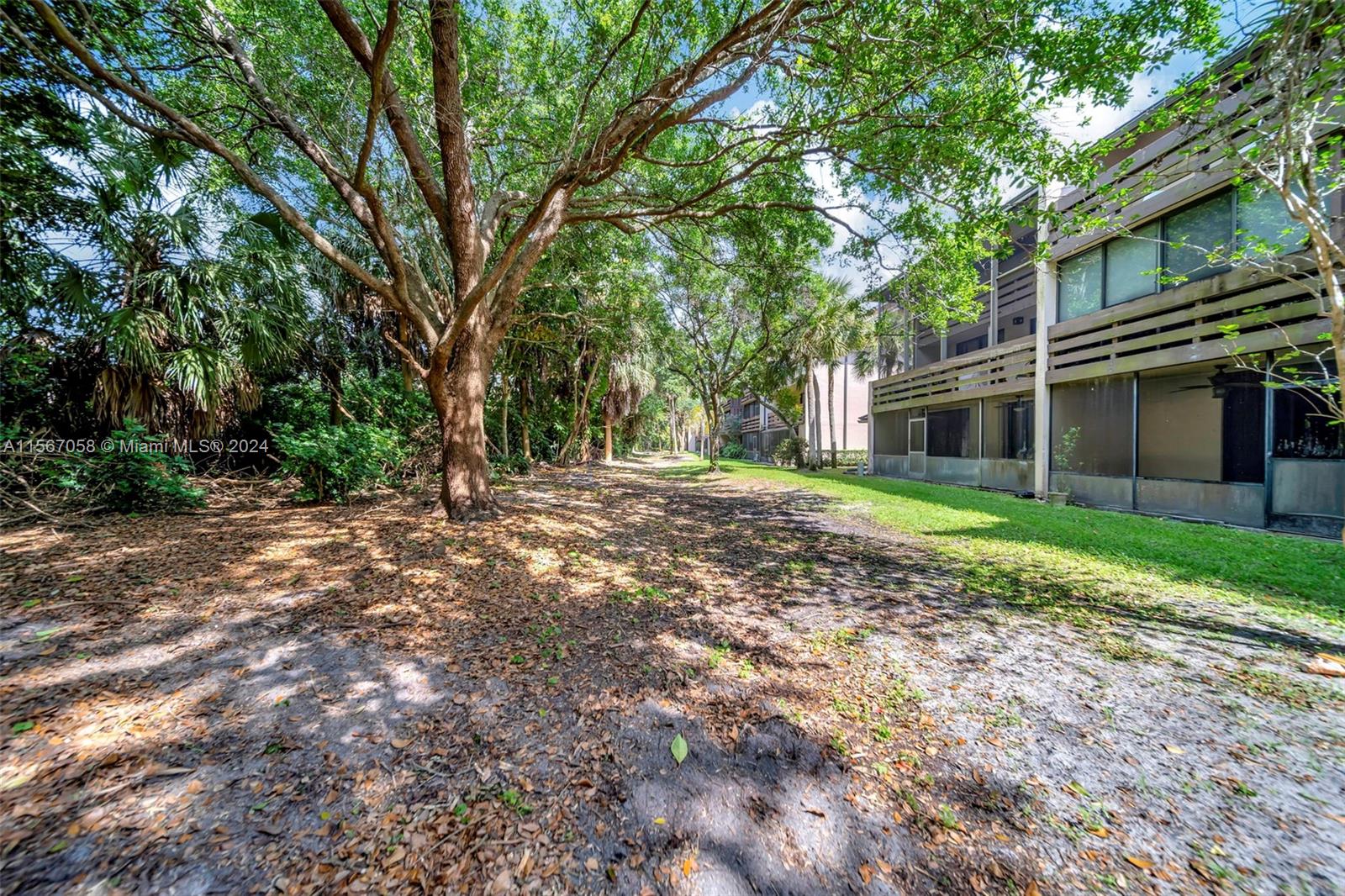 FOUNTAINS OF JACARANDA CO - Residential
