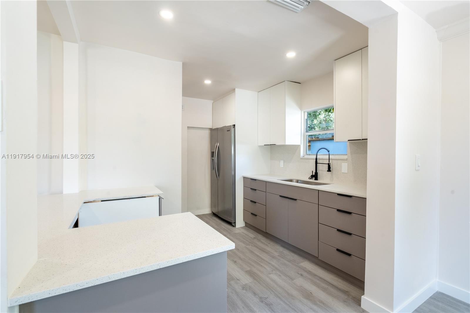 ELEANOR PARK - Residential