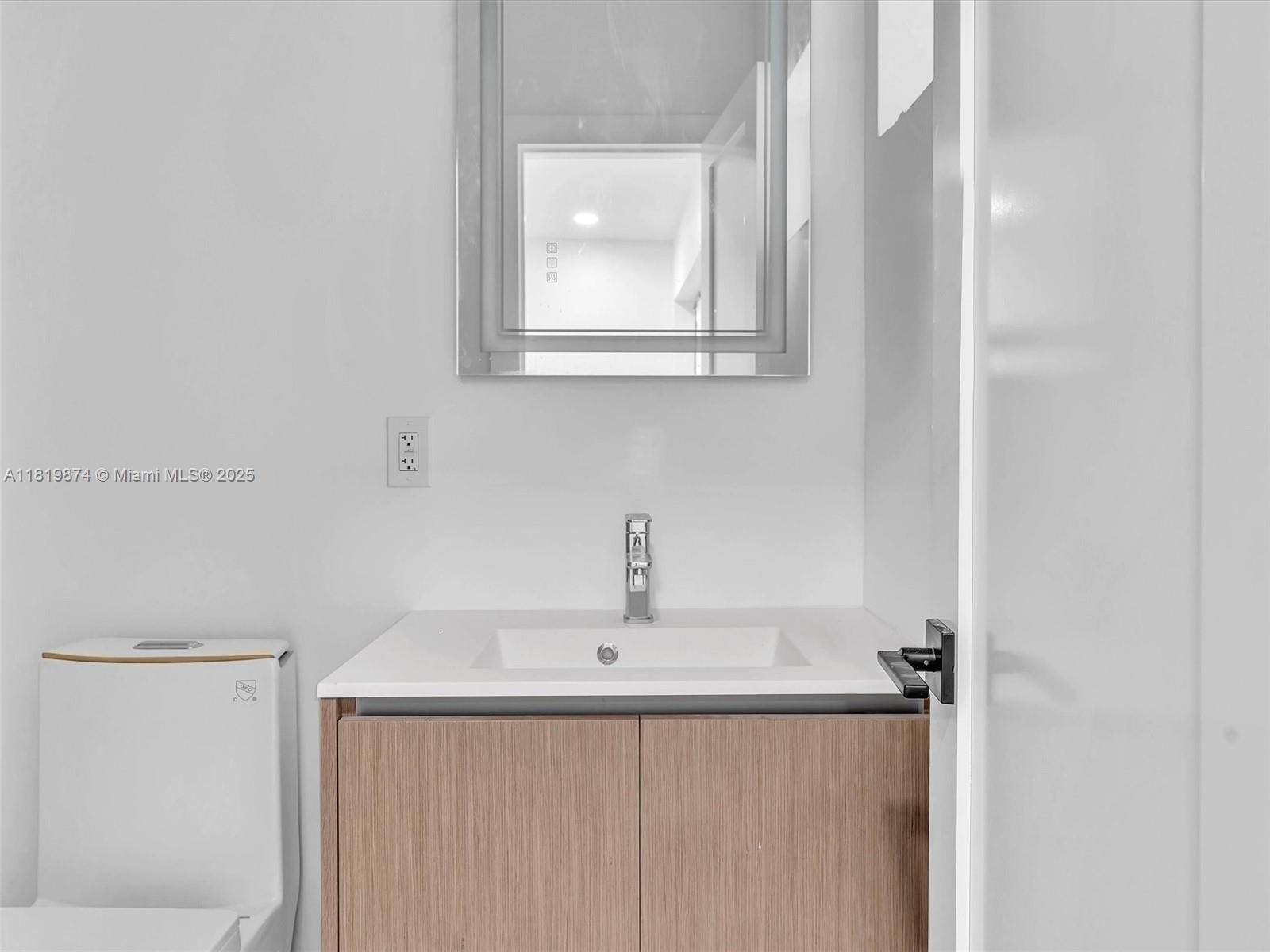 SAN SOUCI ESTATES - Residential Lease