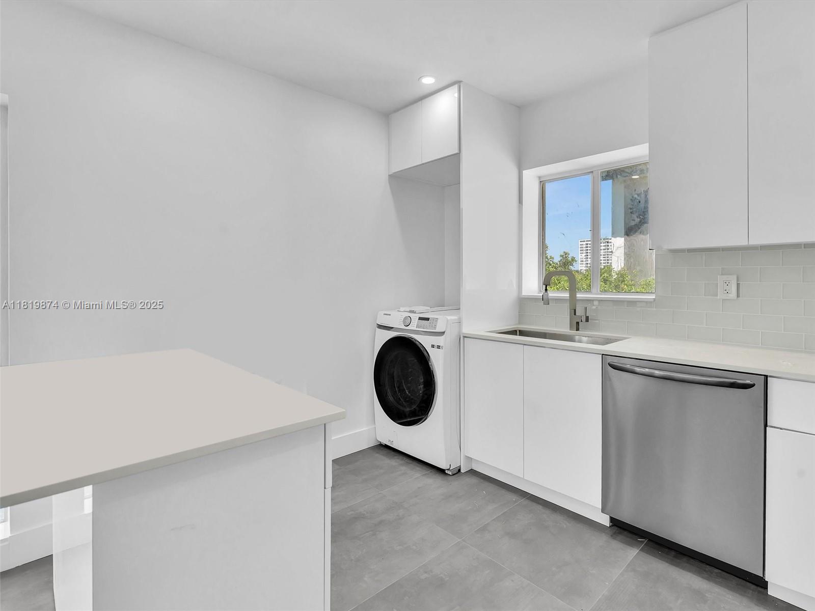 SAN SOUCI ESTATES - Residential Lease