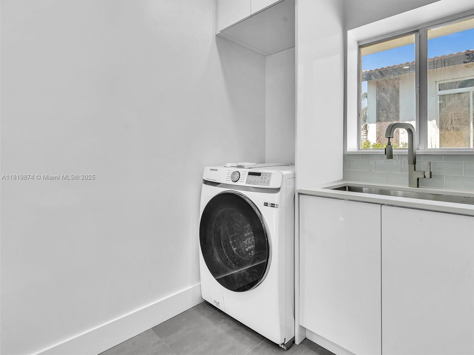 SAN SOUCI ESTATES - Residential Lease
