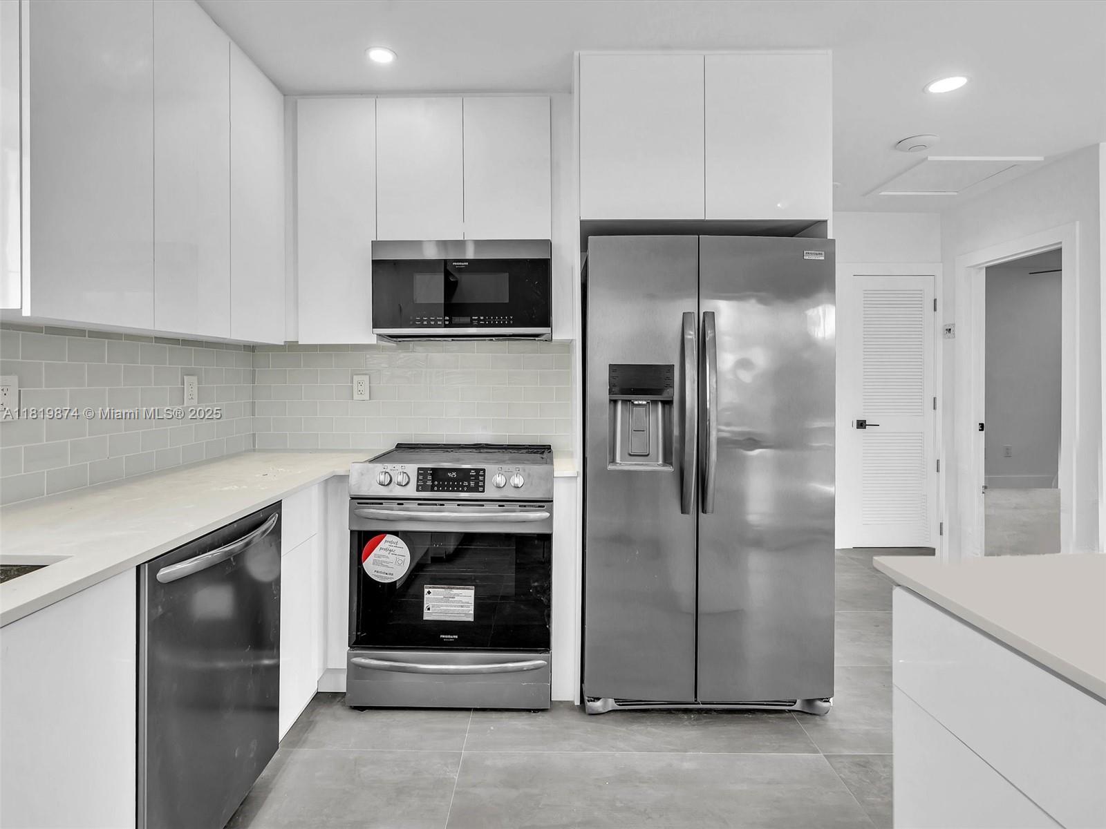 SAN SOUCI ESTATES - Residential Lease