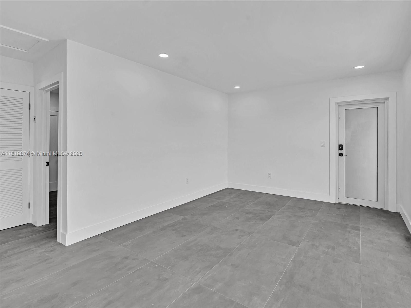 SAN SOUCI ESTATES - Residential Lease