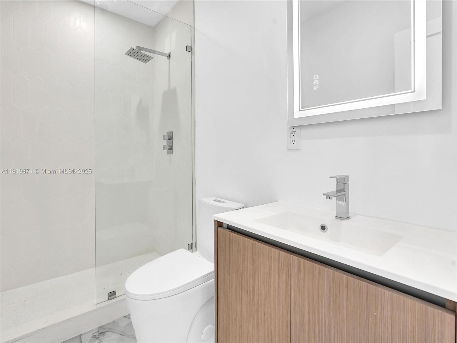 SAN SOUCI ESTATES - Residential Lease
