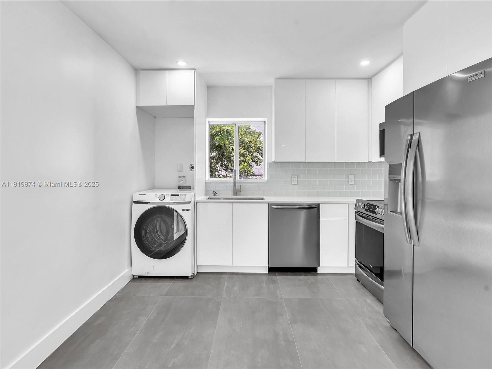 SAN SOUCI ESTATES - Residential Lease