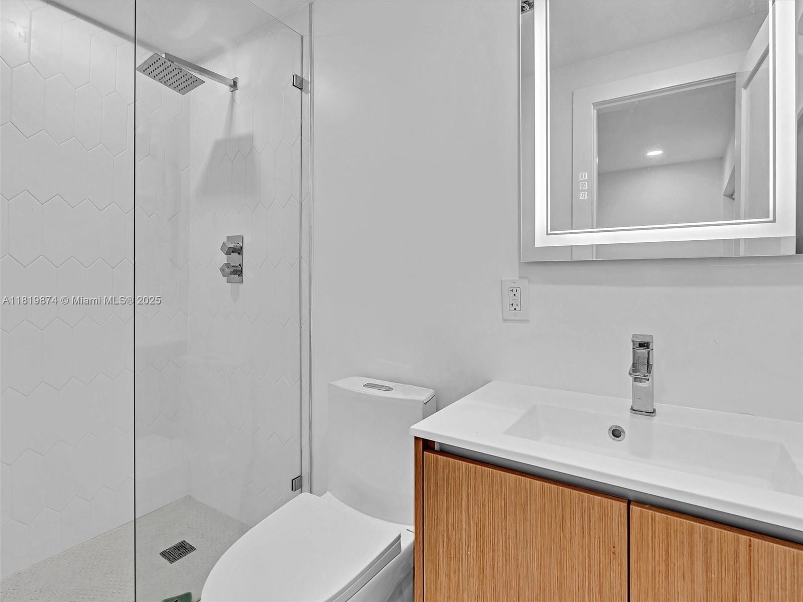 SAN SOUCI ESTATES - Residential Lease