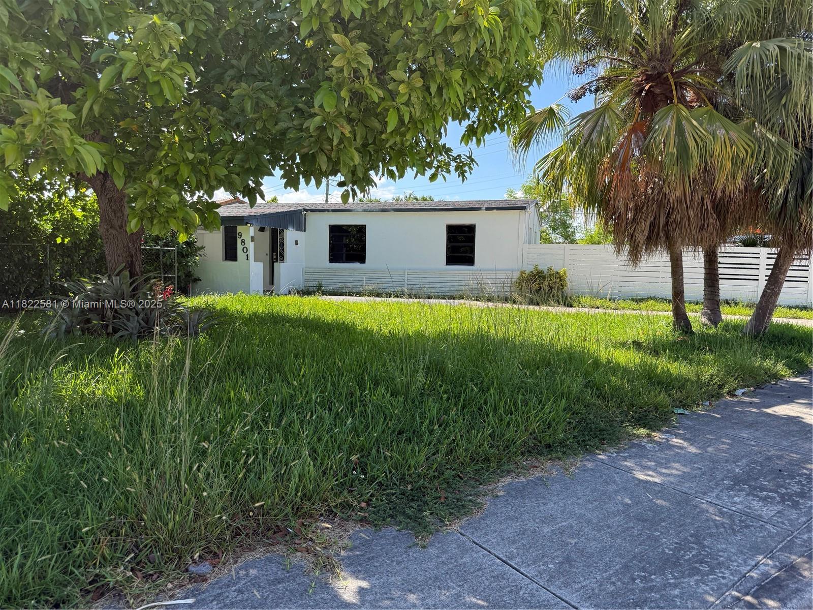 9801 Sw 56th St, Miami, Broward County, Florida - 3 Bedrooms  
2 Bathrooms - 