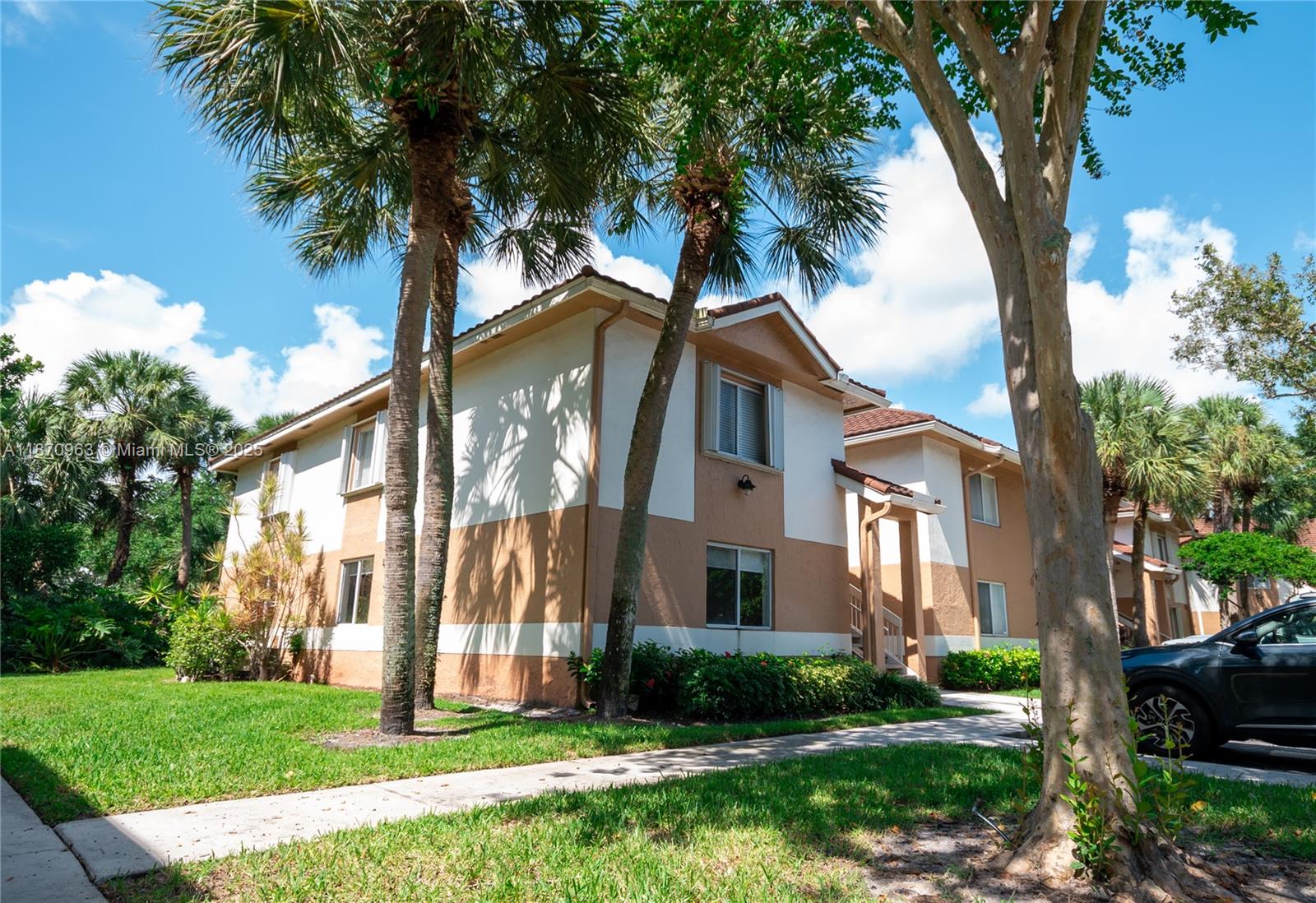 COLONNADES CONDO - Residential