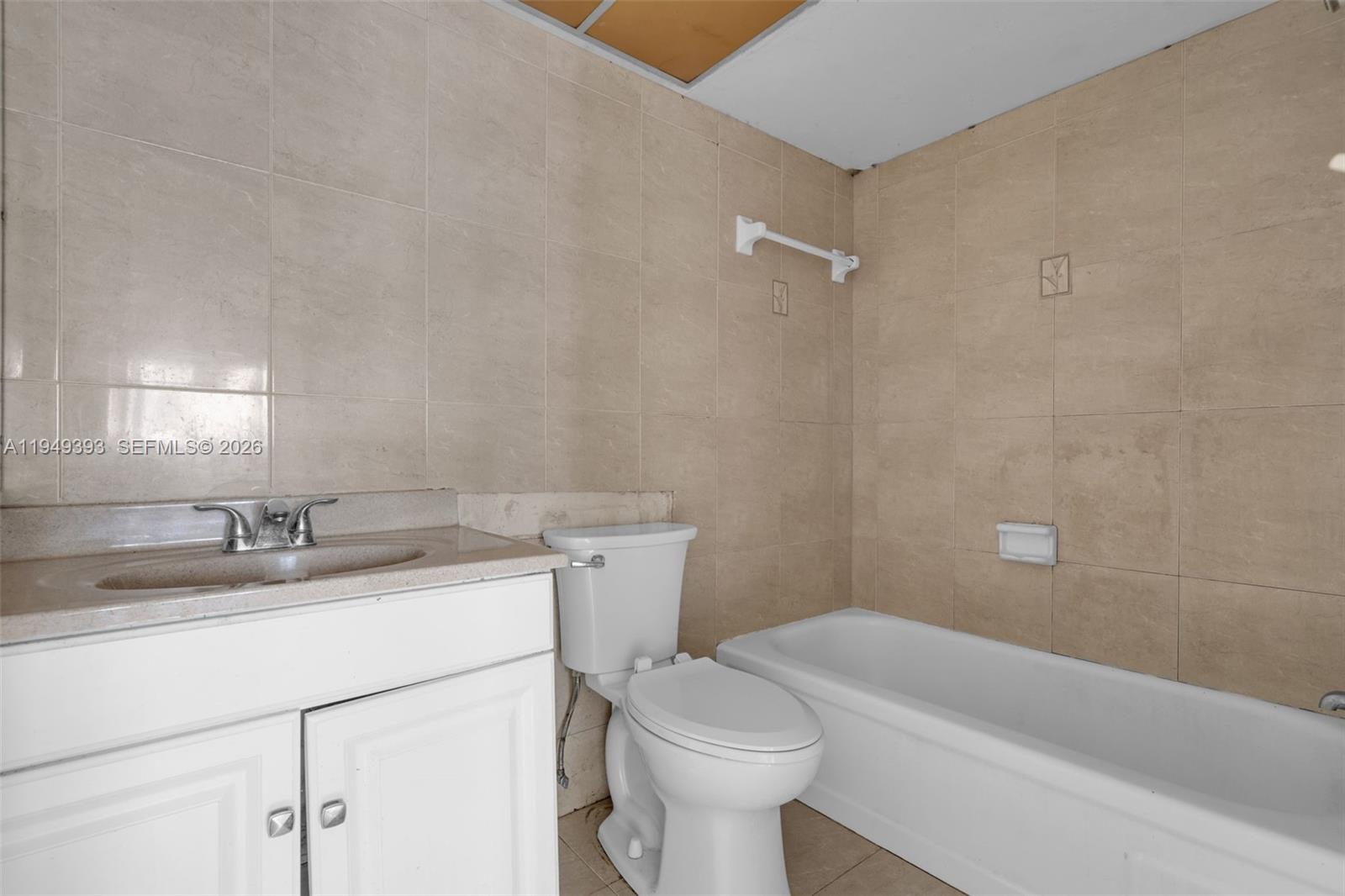 MAJESTIC GARDENS CONDOMIN - Residential