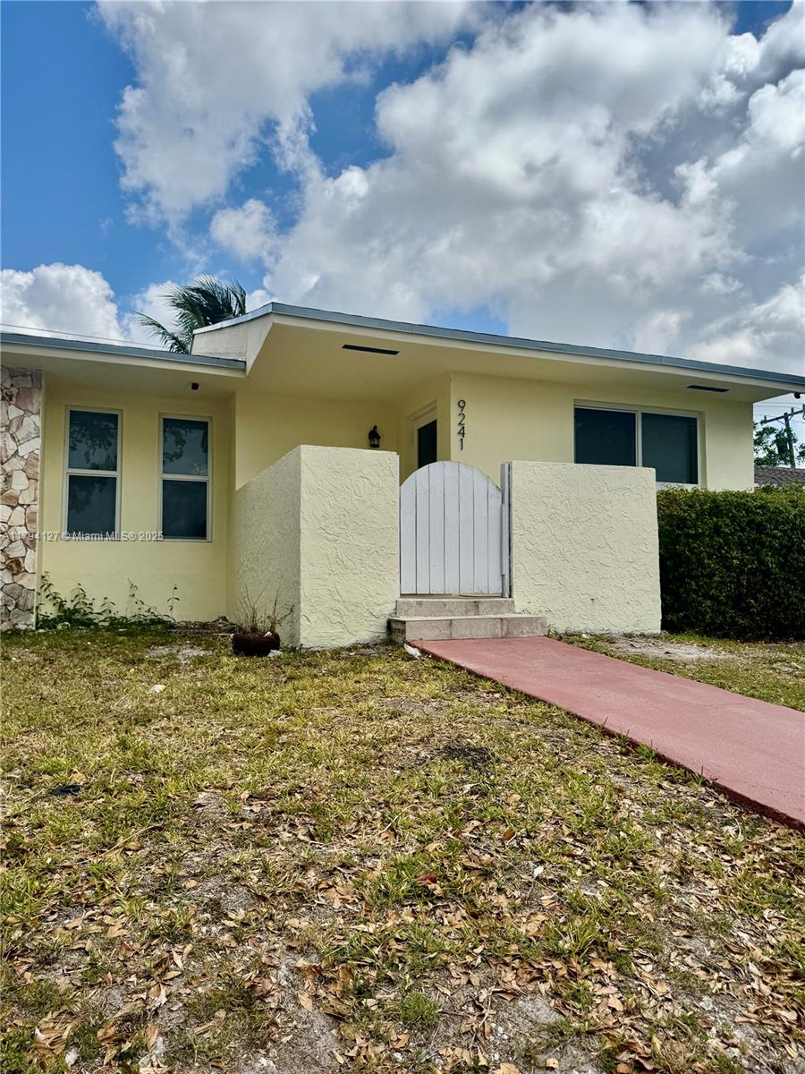Rental Property at 9241 Sw 204th Ter, Cutler Bay, Miami-Dade County, Florida - Bedrooms: 3 
Bathrooms: 2  - $3,100 MO.