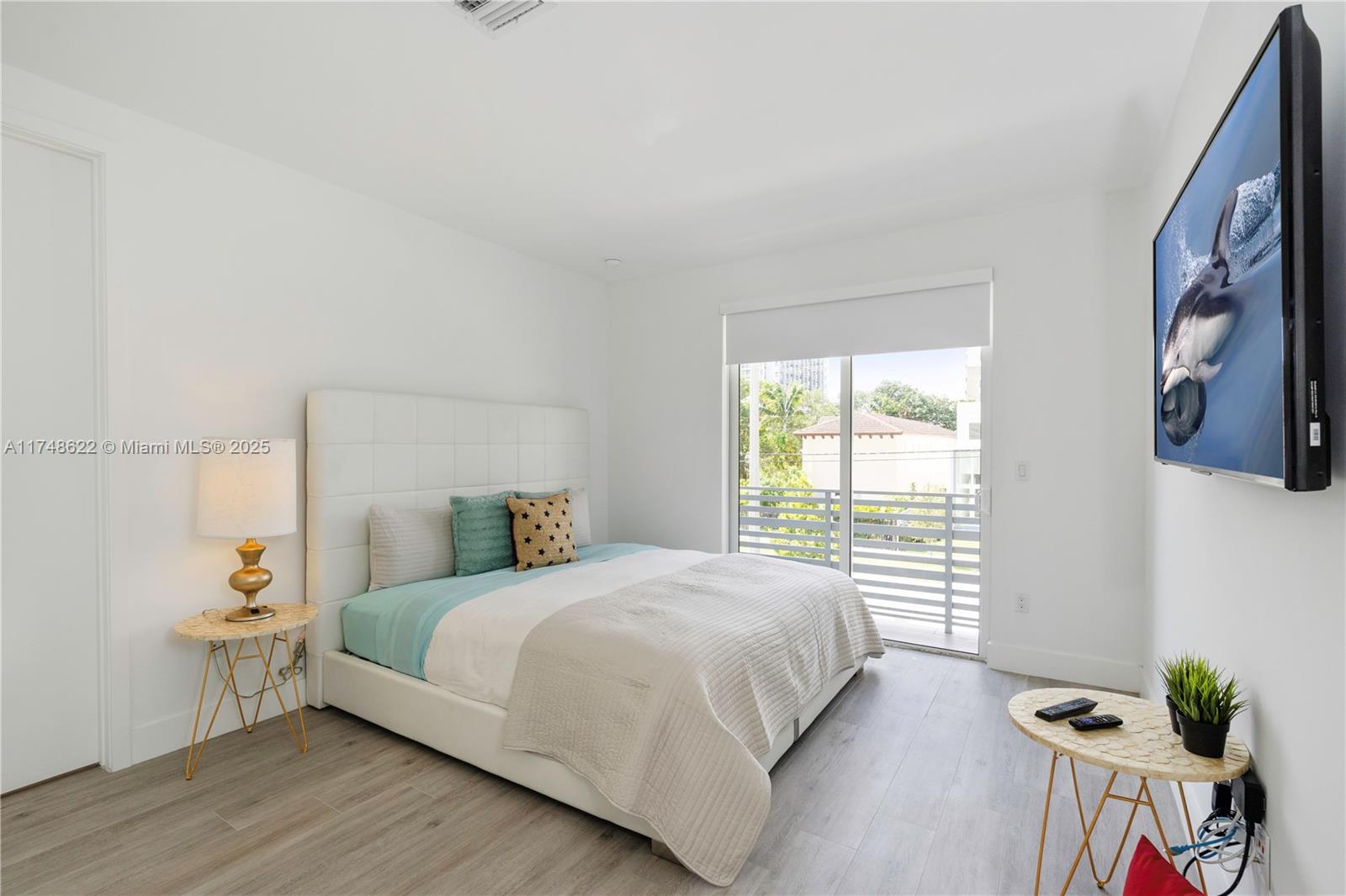 AMND MIAMI SUBURBAN ACRES - Residential Lease