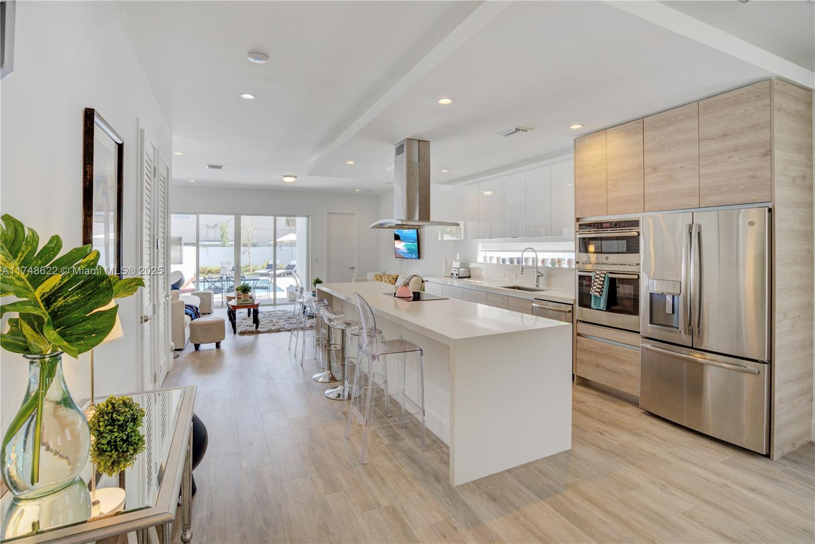 AMND MIAMI SUBURBAN ACRES - Residential Lease