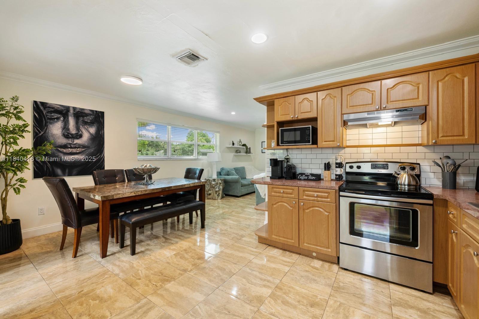 1098 NW 58th St