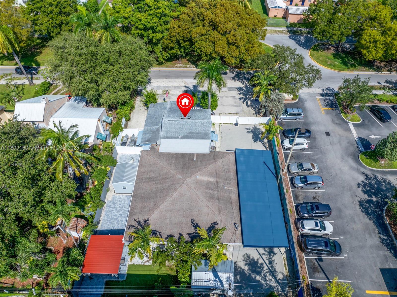 HOLLYWOOD ESTATES - Residential Income