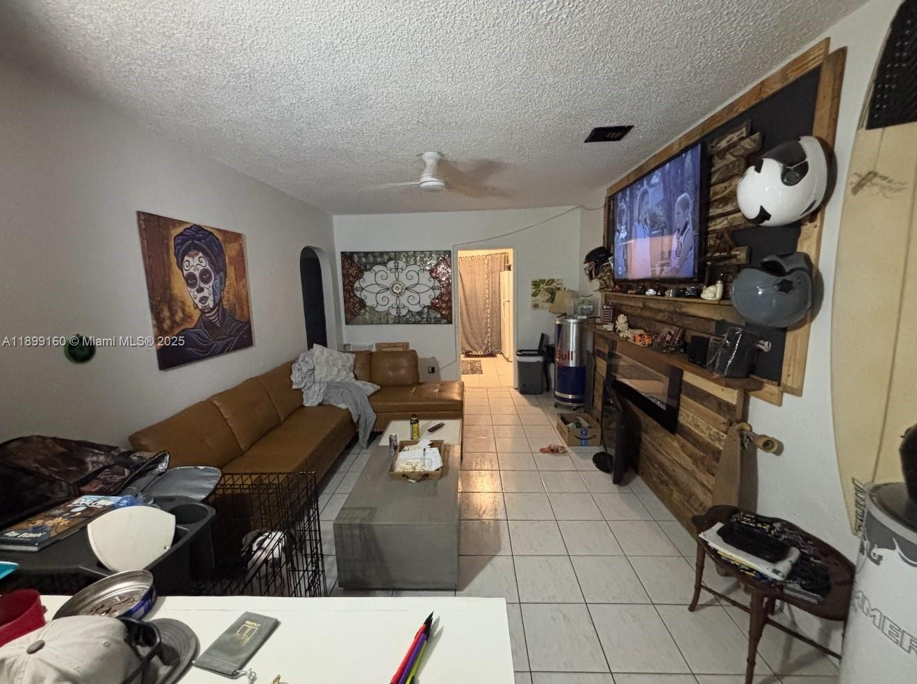 HOLLYWOOD ESTATES - Residential Income