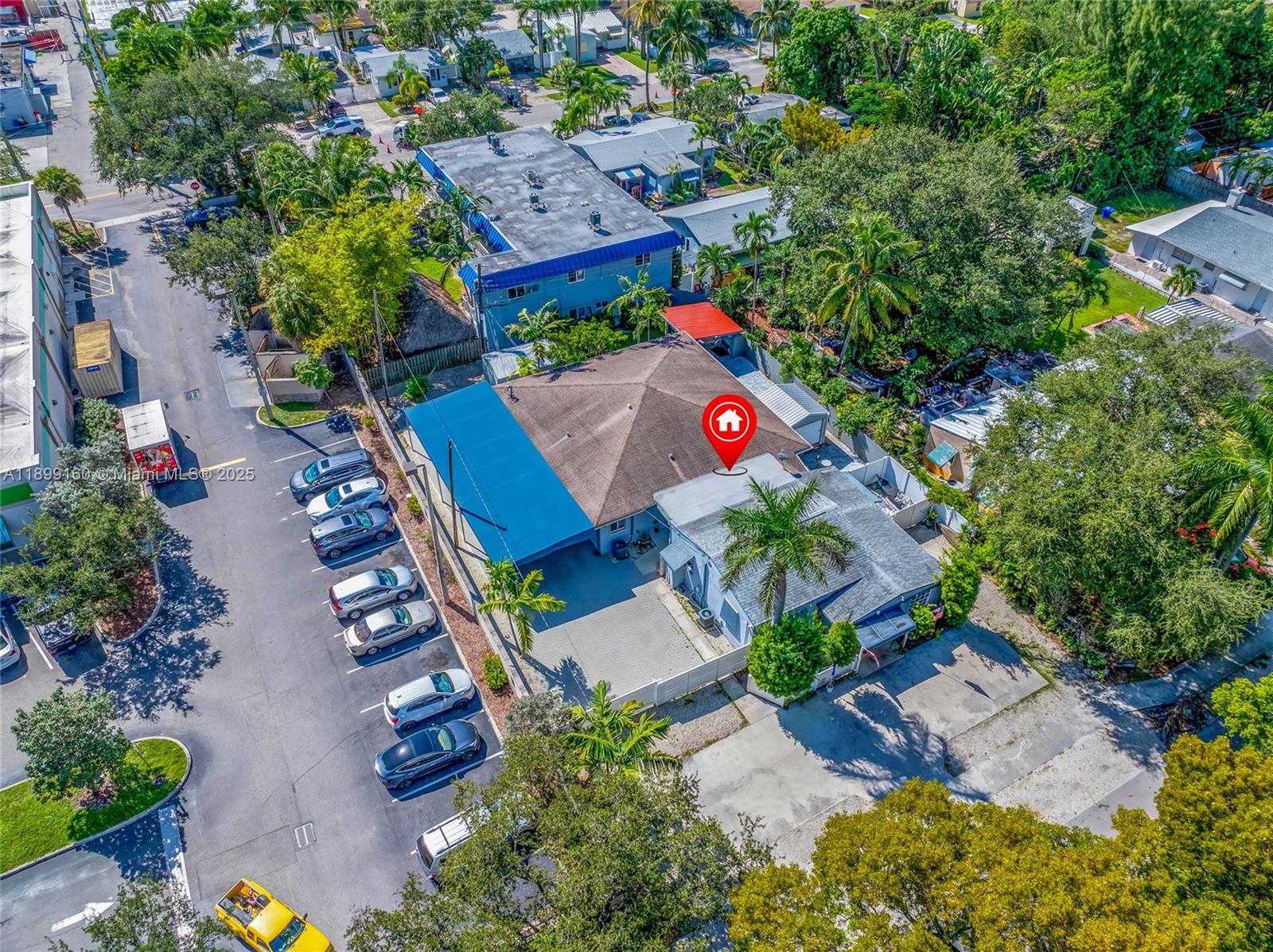 HOLLYWOOD ESTATES - Residential Income