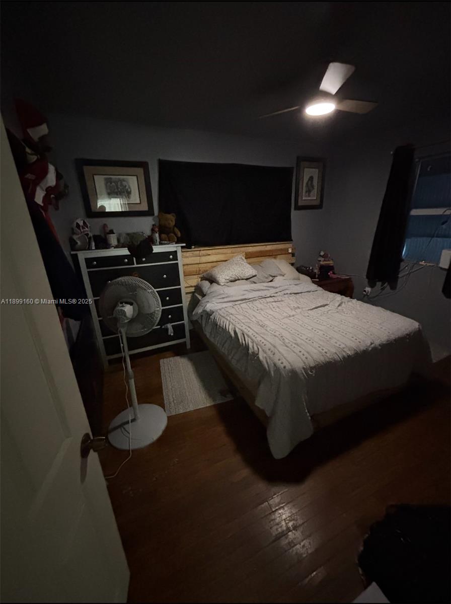 HOLLYWOOD ESTATES - Residential Income