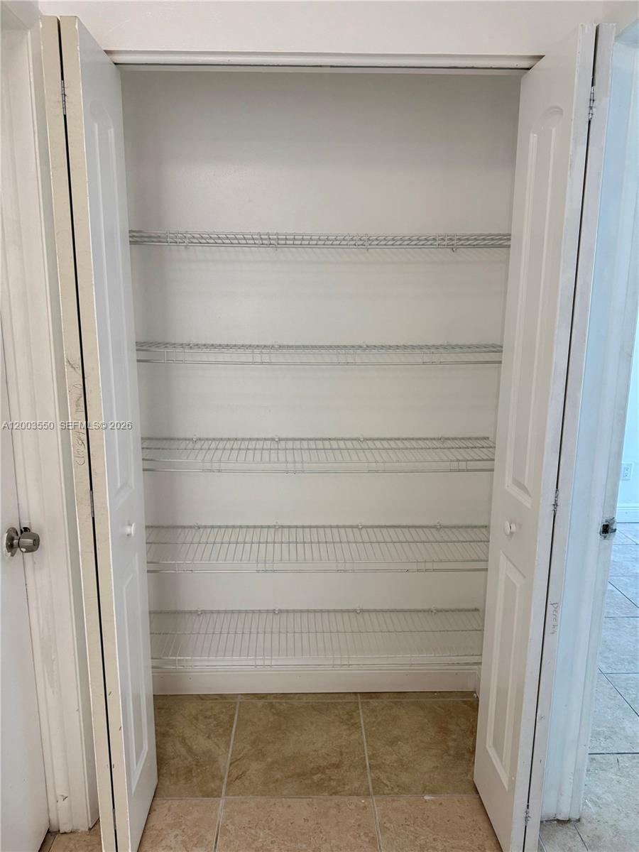 COUNTRY LAKE MANORS SEC 1 - Residential