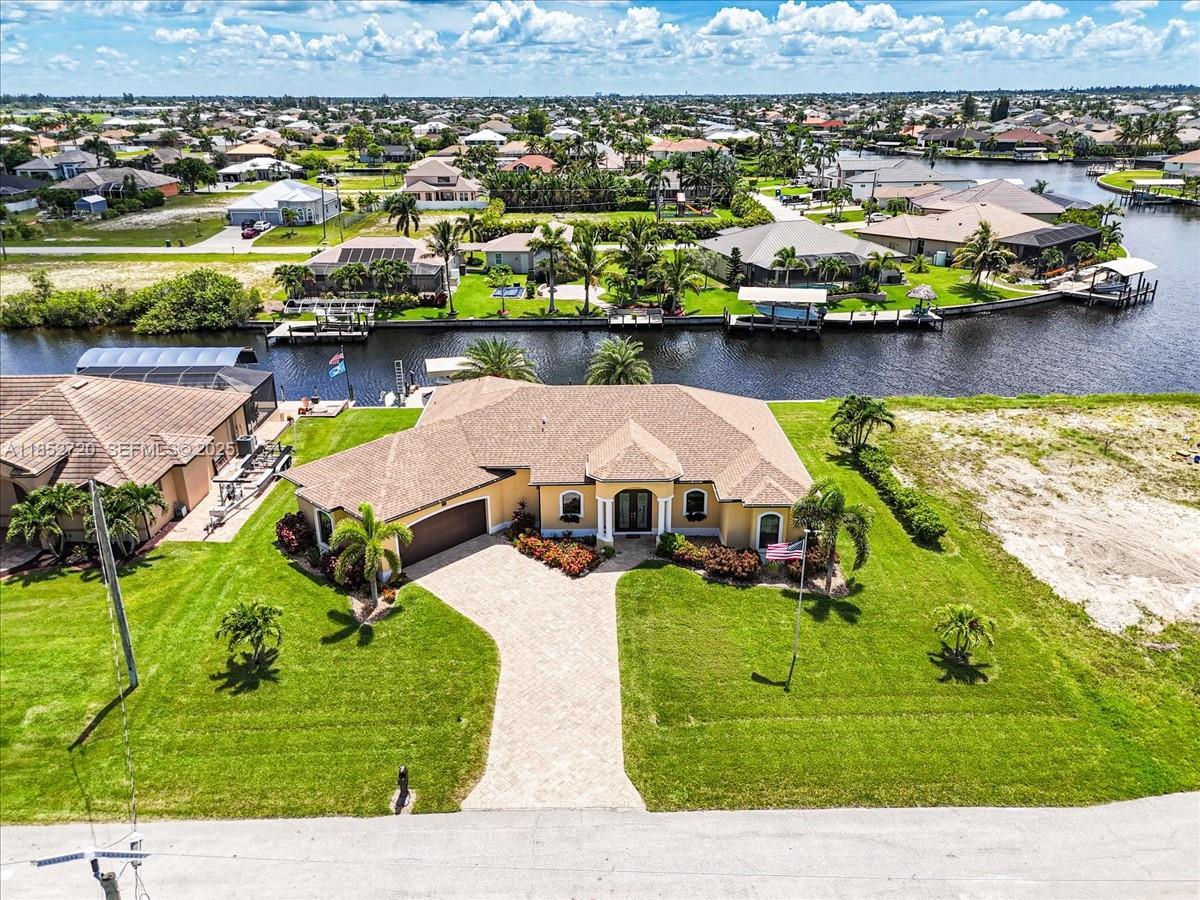 CAPE  CORAL - Residential