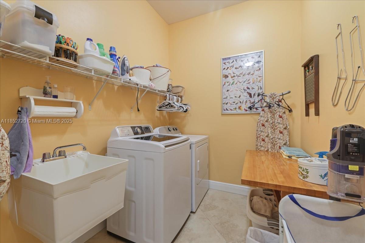 CAPE  CORAL - Residential