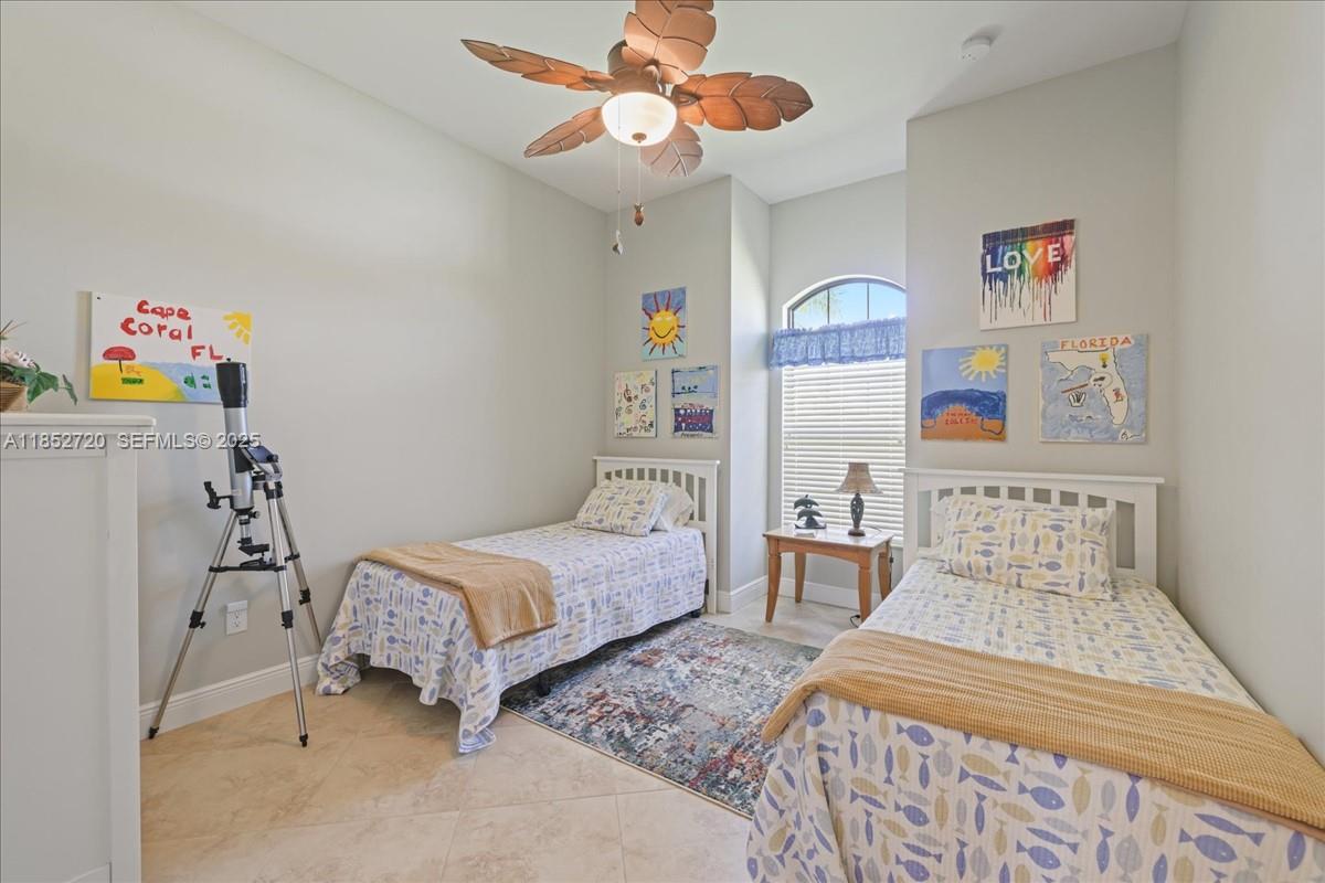 CAPE  CORAL - Residential