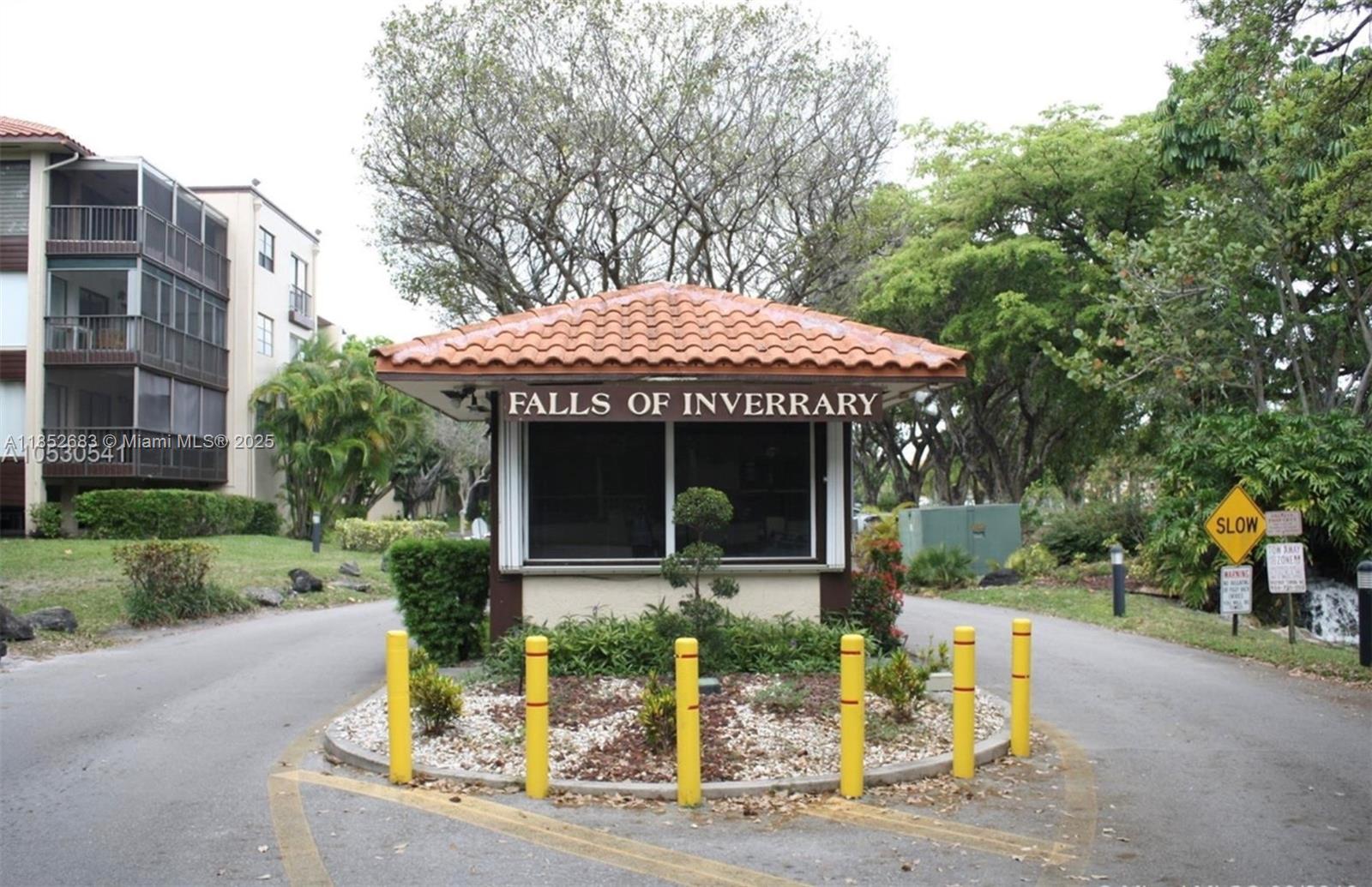 MOTIVATED SELLER! Well maintained in move-in condition! Tile floor throughout, amazing garden, pool and golf view from porch! Great location close to shopping centers, Sawgrass Mill s 15 min, 20 min from the beach! Maintenance includes water, cable with HBO/SHOWTIME, pool, gated community!!! All ages!!
