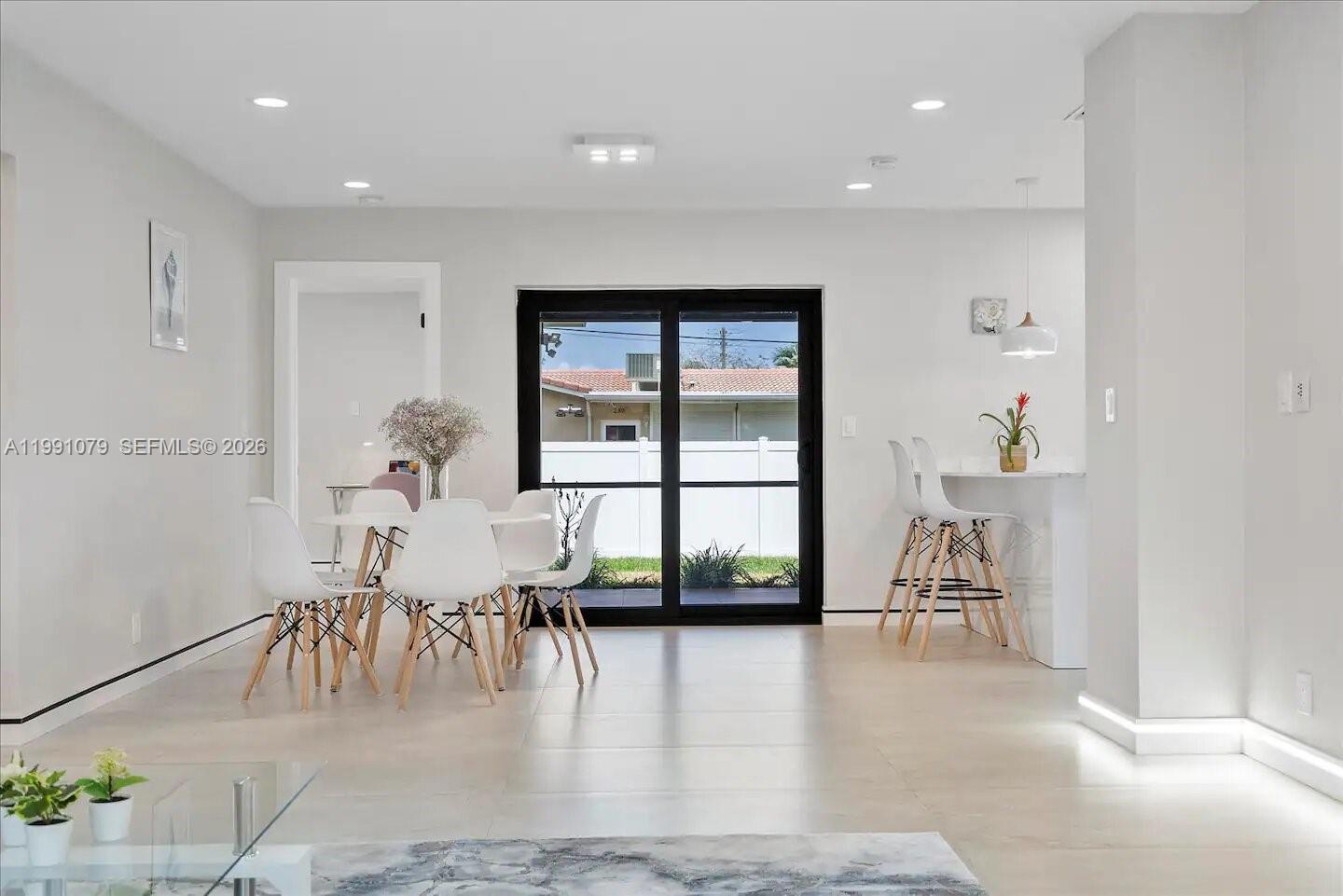 HOLLYWOOD CENTER AMEN PLA - Residential