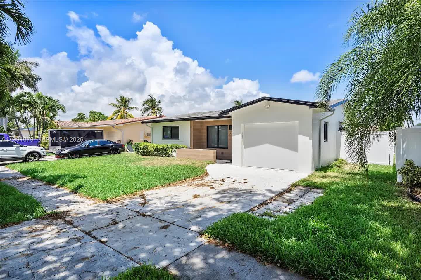 233 SE 4th Ter, Dania Beach, FL, 33004/$629,000 1 233 SE 4th Ter