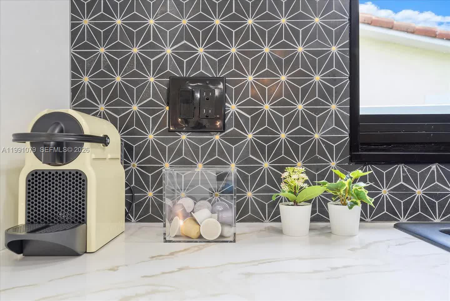 HOLLYWOOD CENTER AMEN PLA - Residential